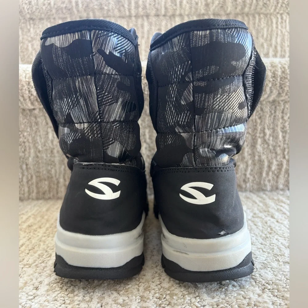 Hobibear boys kids winter snow boots. Size 2.